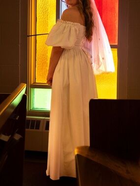 Romantic Historic-Inspired Wedding Dress with POCKETS